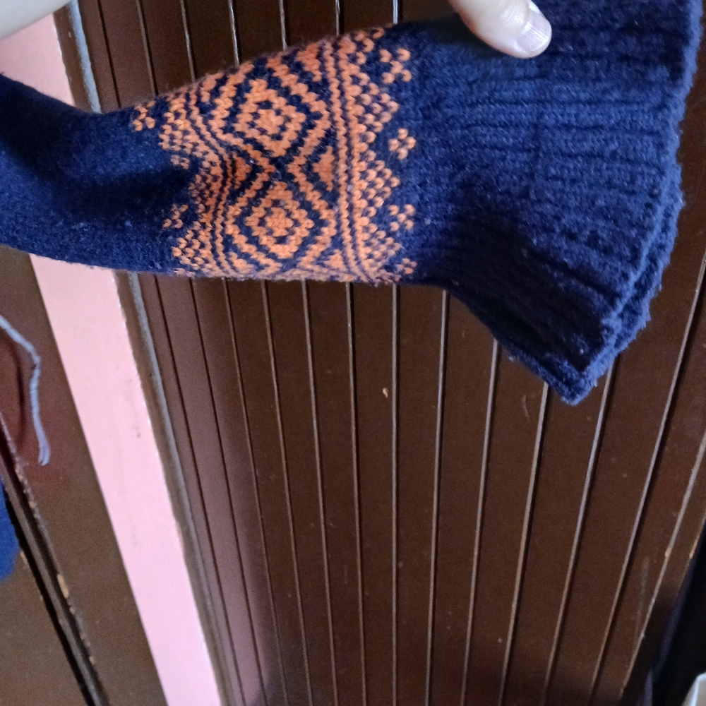 Sweater - Picture 5 of 14